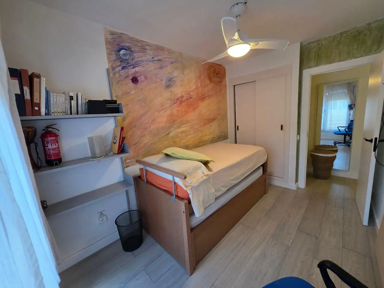 Habitación de Apartamento en venta en La Manga del Mar Menor con Aire acondicionado, Terraza y Trastero