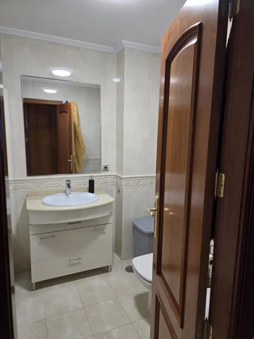 Bathroom of Flat for sale in Córdoba  with Air Conditioner, Terrace and Storage room