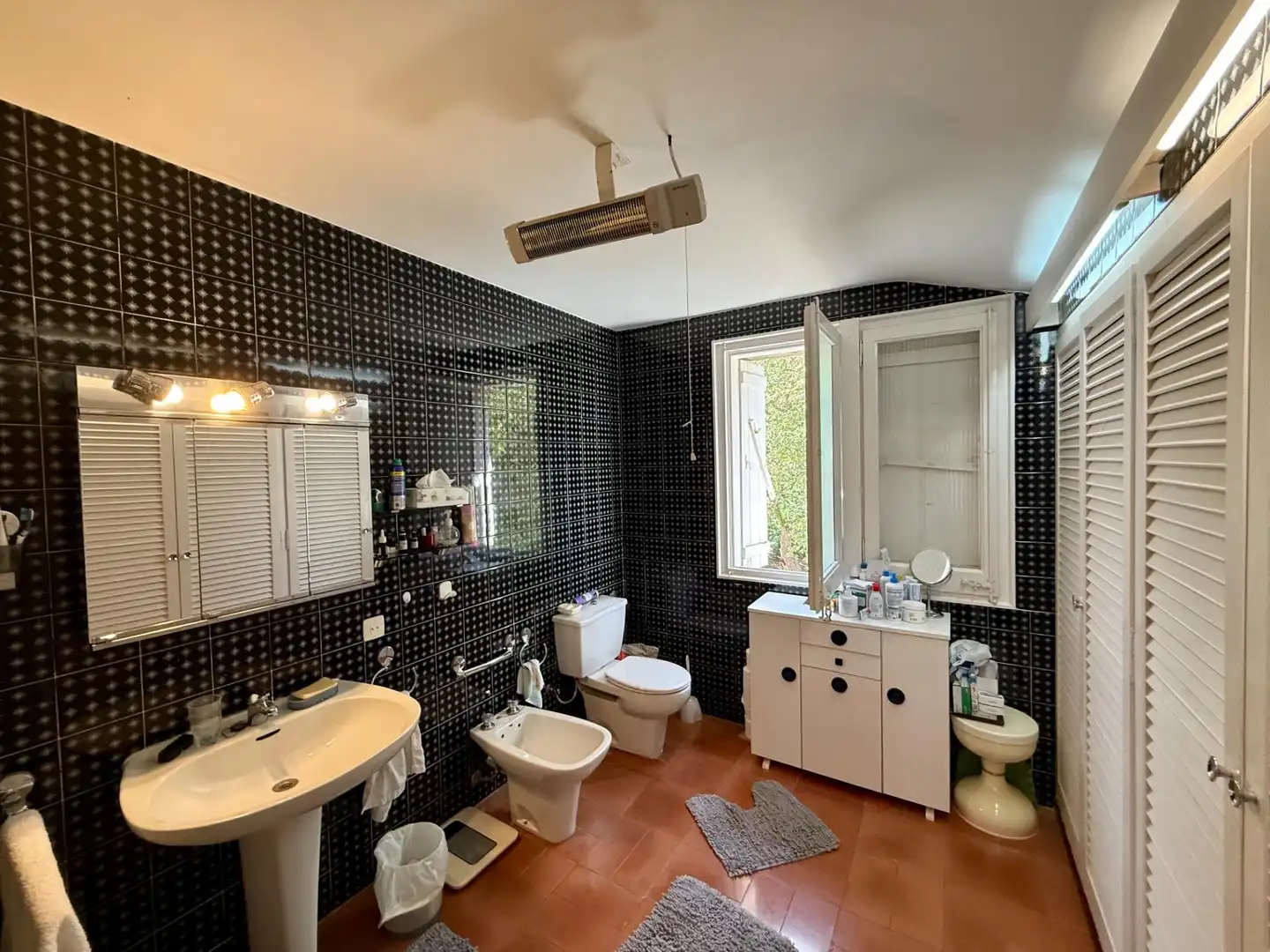 Baño de Finca rústica en venta en Castell d'Aro, Platja d'Aro i s'Agaró con Aire acondicionado, Calefacción y Jardín privado