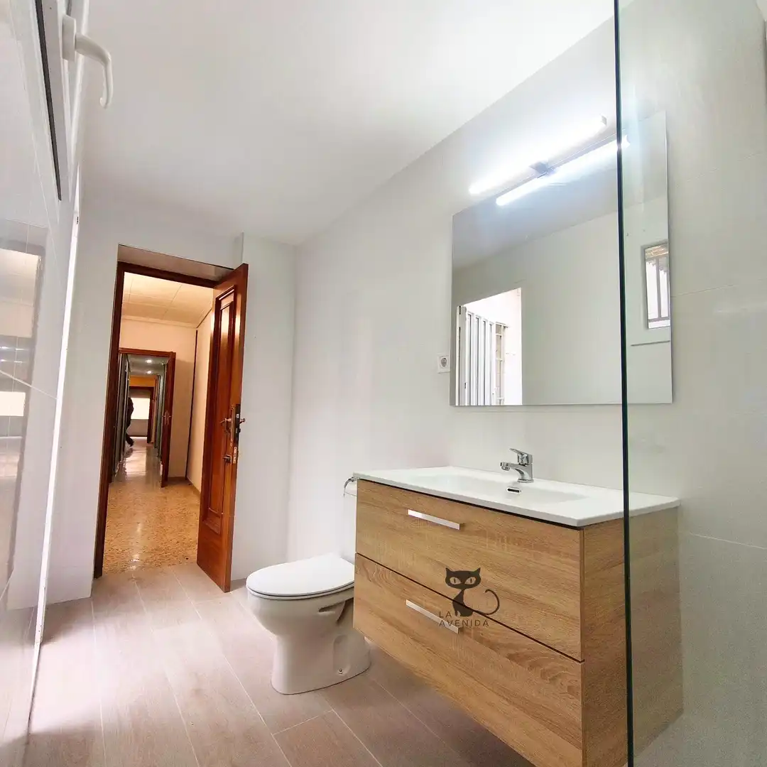 Baño de Apartamento en venta en Catarroja con Terraza y Trastero