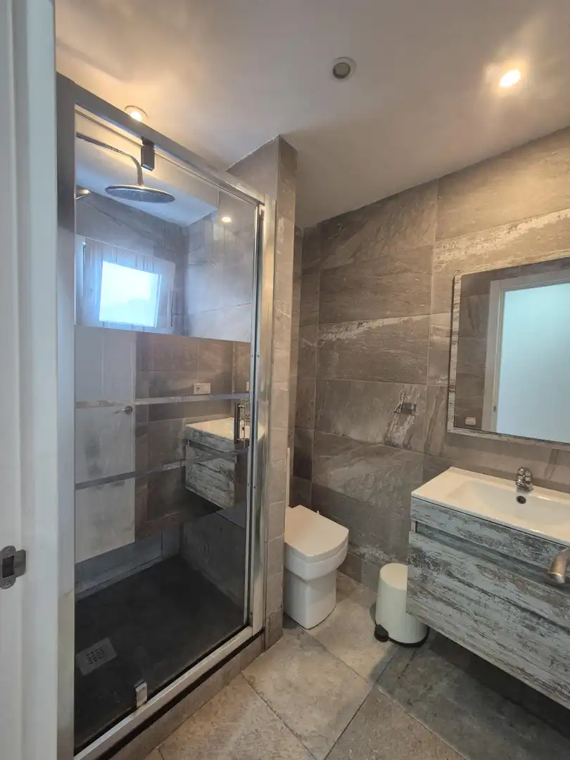 Badezimmer von Einfamilien-Reihenhaus zum Verkauf in  Palma de Mallorca mit Klimaanlage und Möbliert