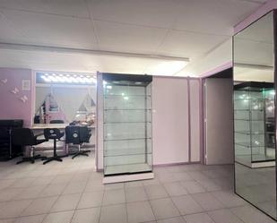 Premises to rent in Girona Capital  with Air Conditioner