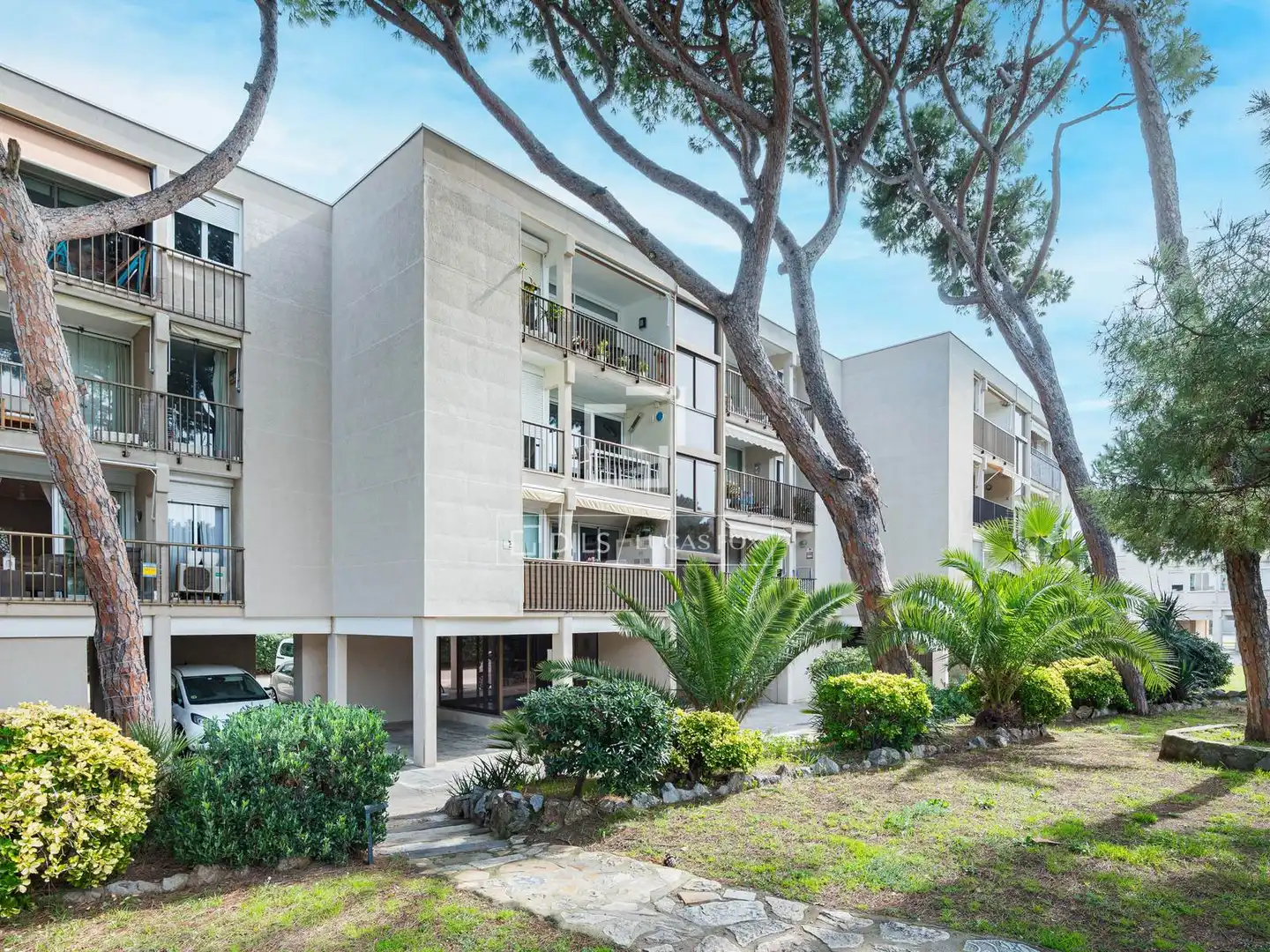 Vista exterior de Pis en venda en Gavà amb Aire condicionat, Calefacció i Jardí privat