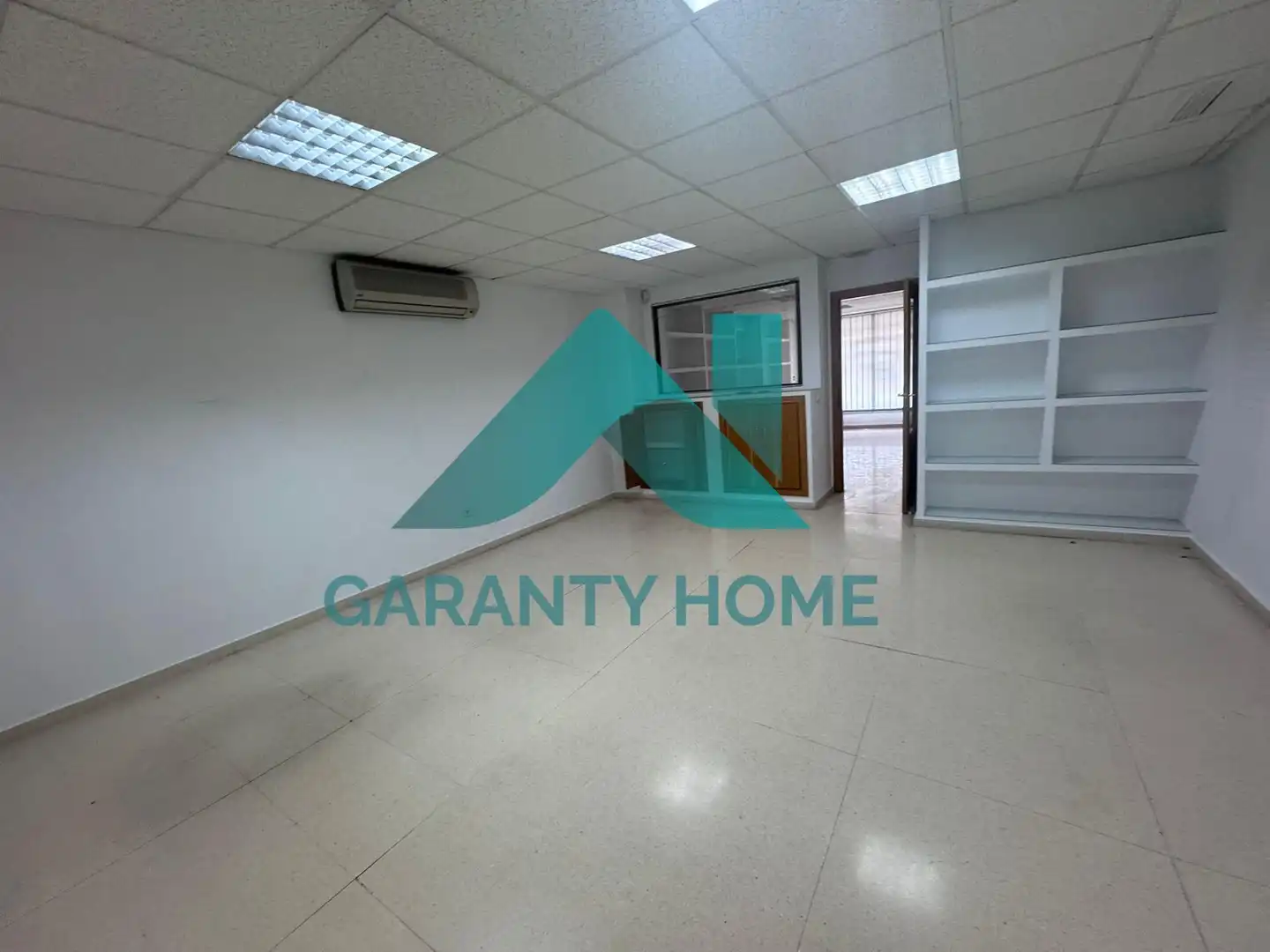 Office for rent in Cáceres  with Air Conditioner and Heating