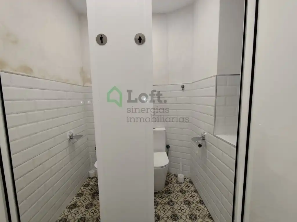 Bathroom of Office for rent in Badajoz