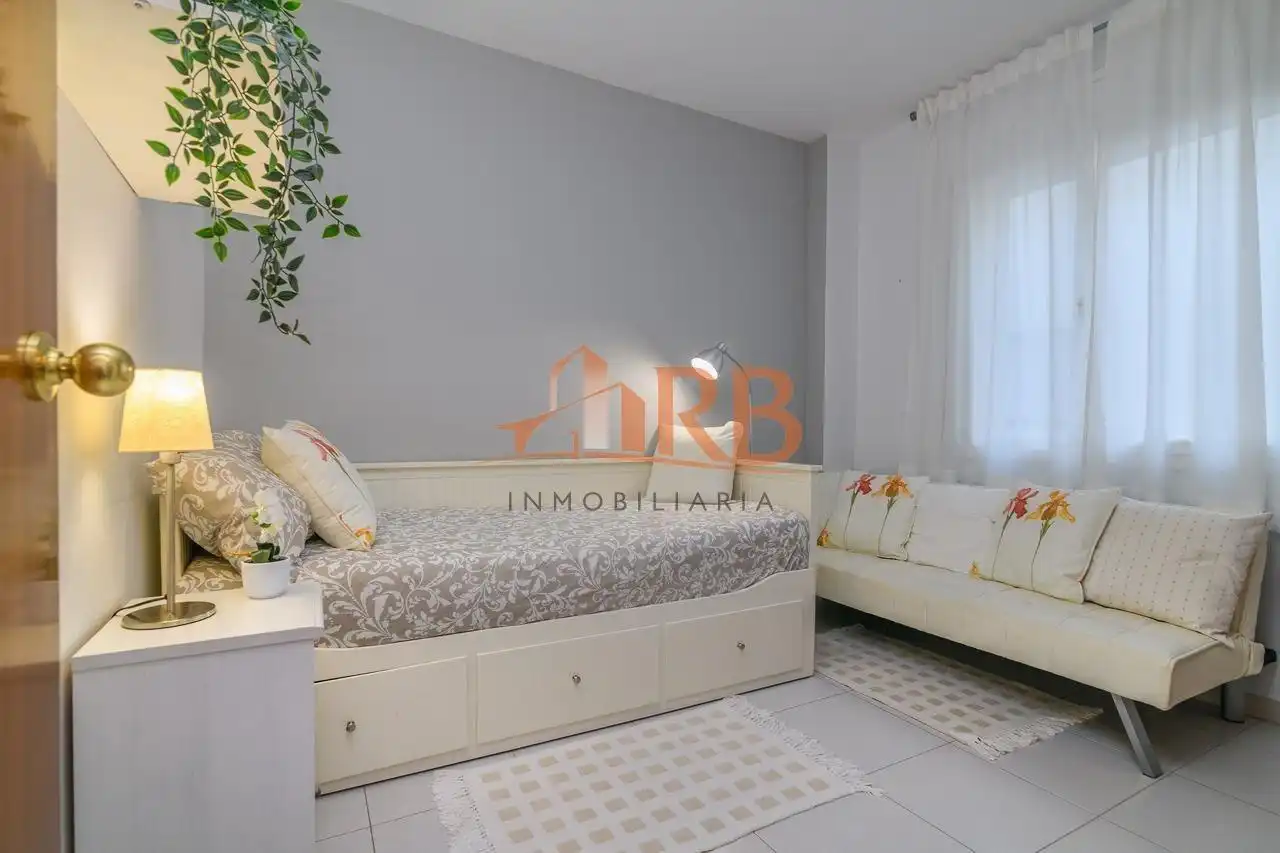 Habitación de Ático en venta en Castelldefels con Aire acondicionado, Calefacción y Terraza