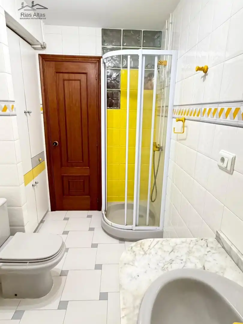 Bathroom of Flat for sale in A Coruña Capital   with Heating and Furnished