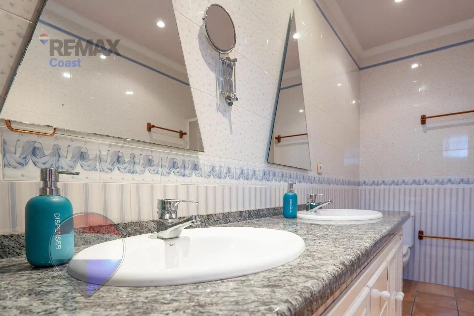 Bathroom of Houses for sale in Málaga