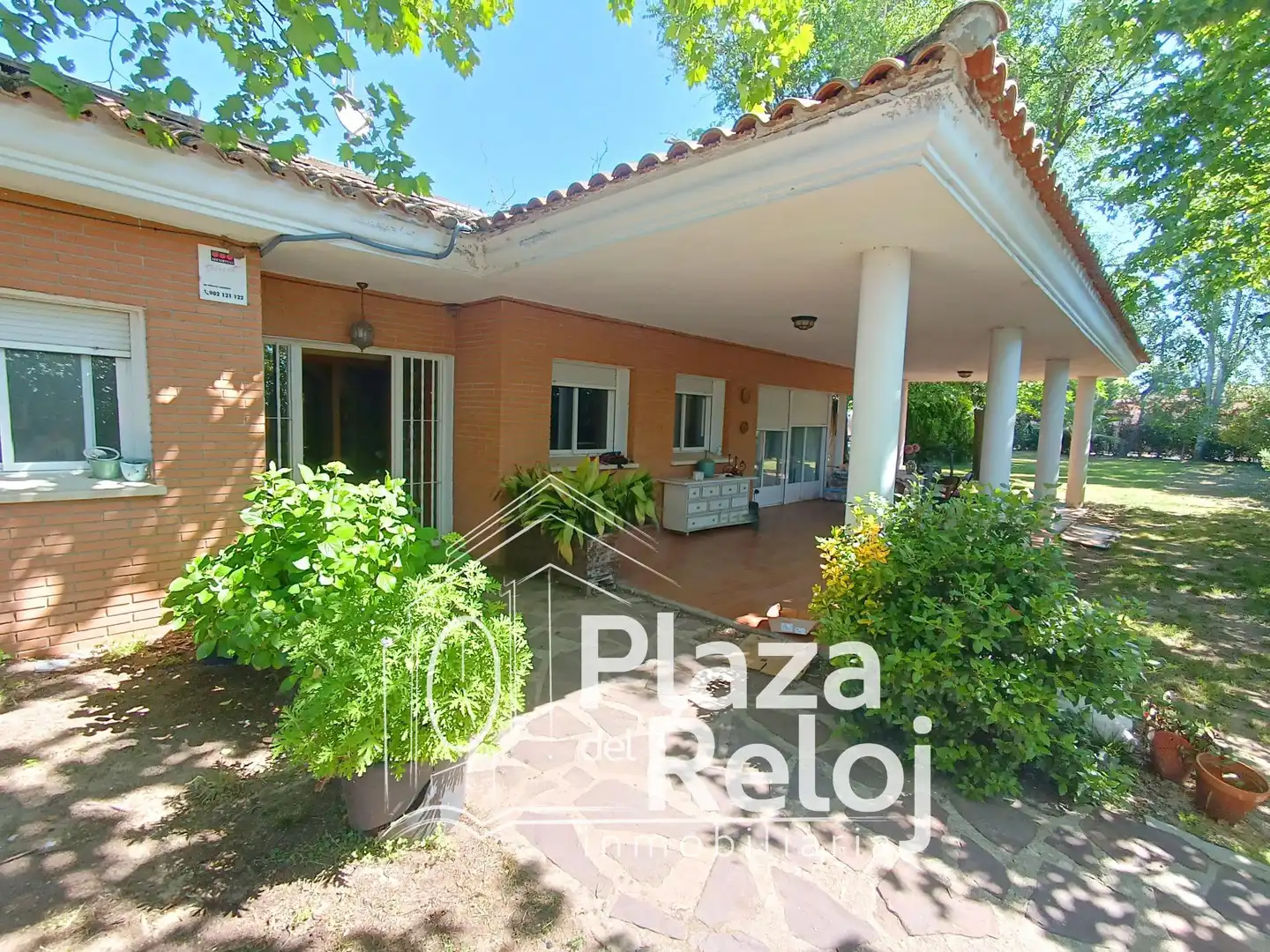Vista exterior de Casa o chalet en venta en Cazalegas con Calefacción, Jardín privado y Piscina