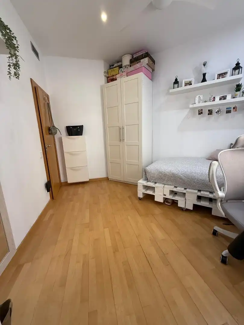 Schlafzimmer von Maisonette zum Verkauf in L'Hospitalet de Llobregat mit Klimaanlage, Heizung und Parkett