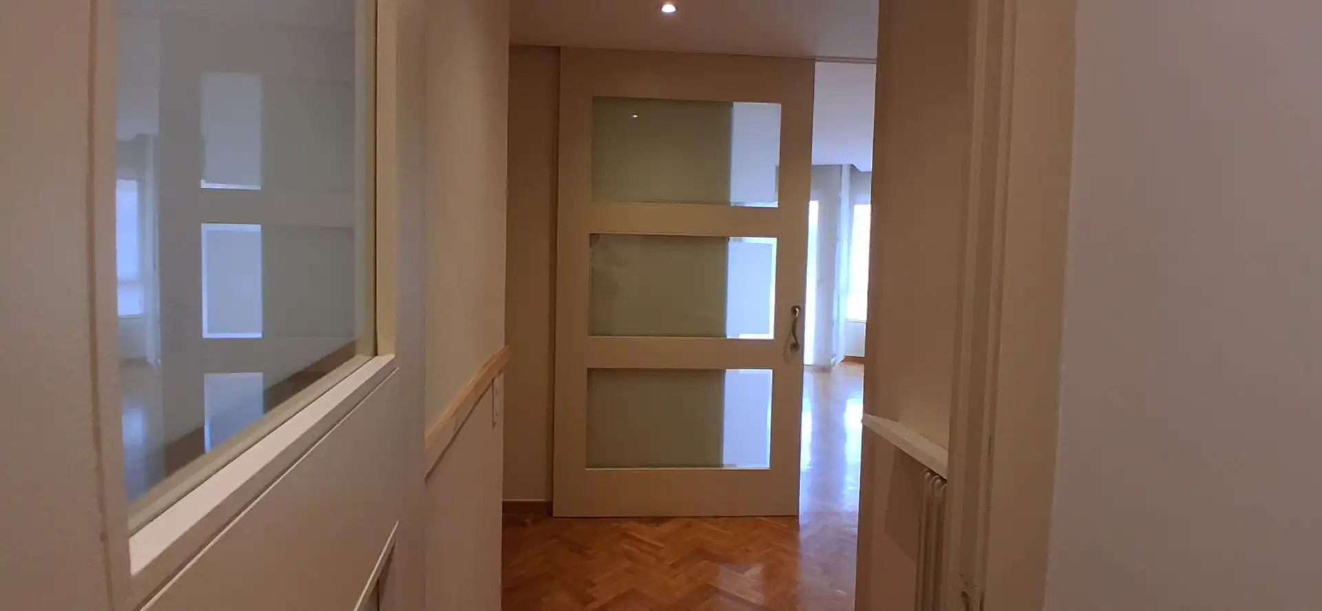 Wohnung zum Verkauf in Sabadell mit Heizung, Parkett und Ofen
