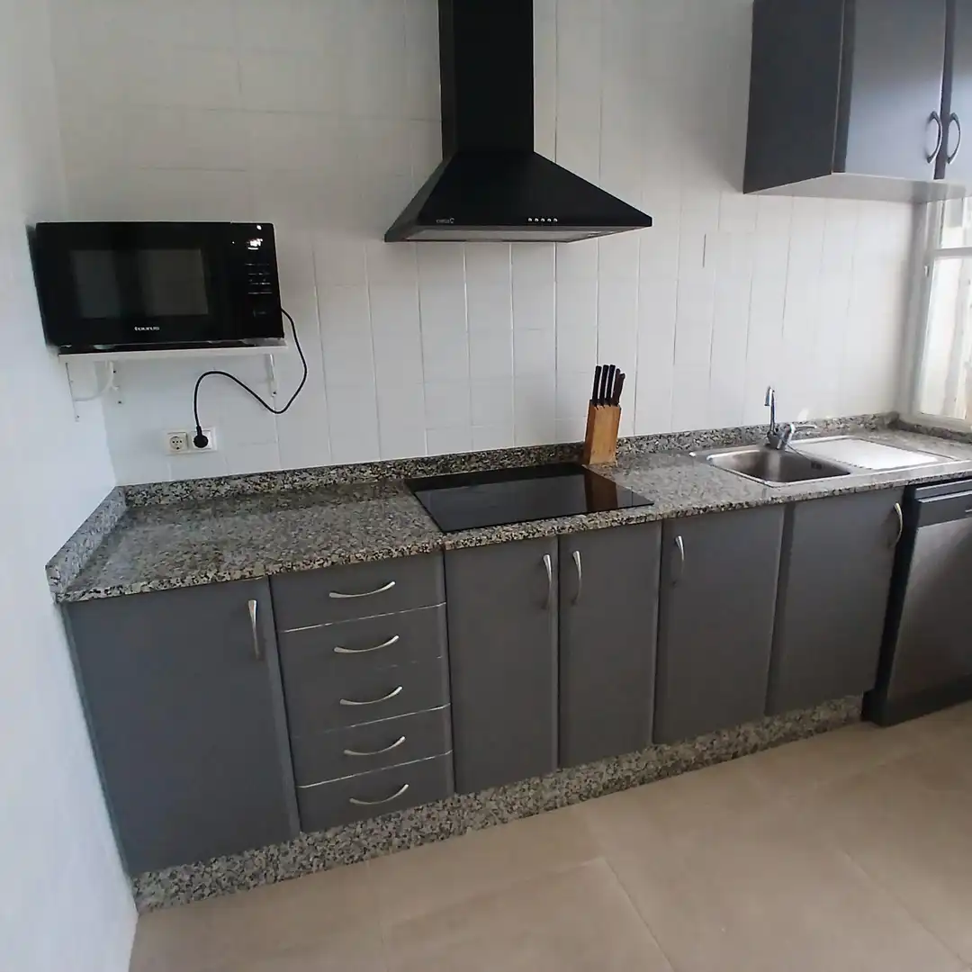 Appartement compact avec terrasse à vendre à Playa de Gandia, imagen 3