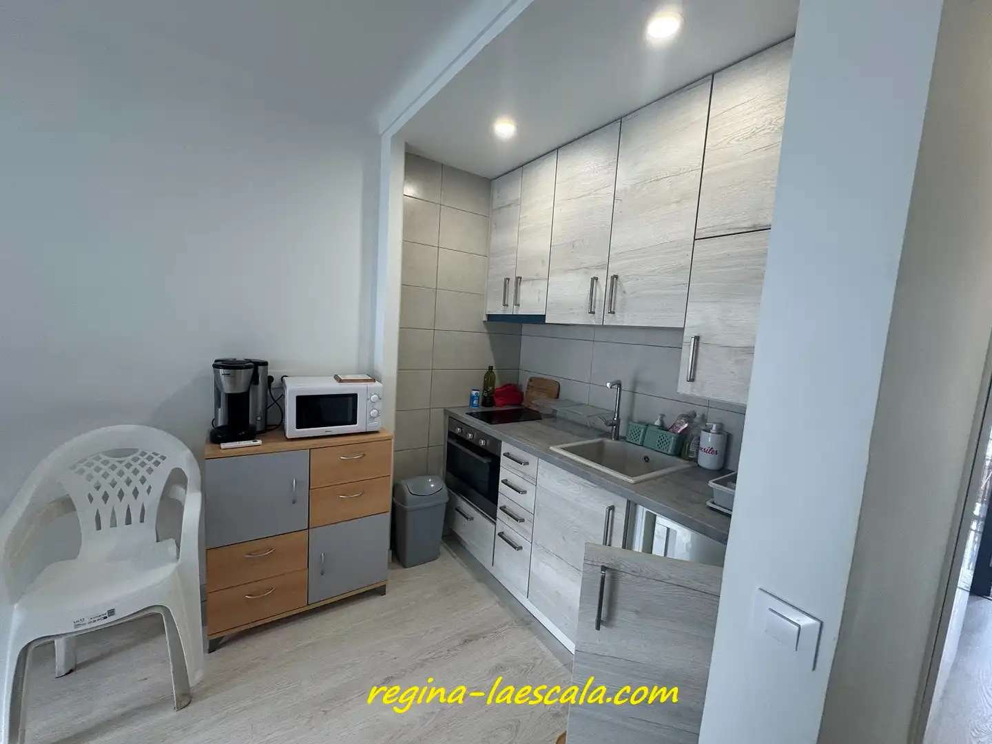 Cocina de Estudio en venta en L'Escala con Terraza, Amueblado y Horno