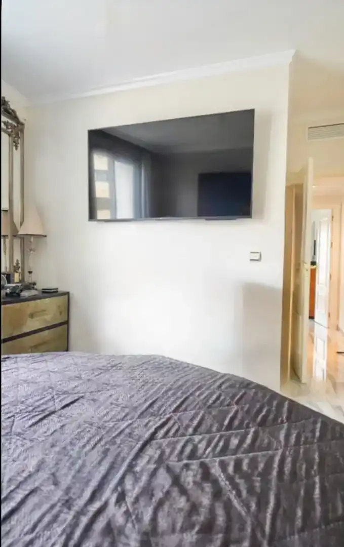 Schlafzimmer von Wohnung zur Miete in  Sevilla Capital mit Klimaanlage, Schwimmbad und Balkon