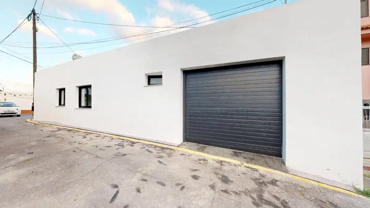 House with pool for sale in Calle Calle la rana 5, imagen 2