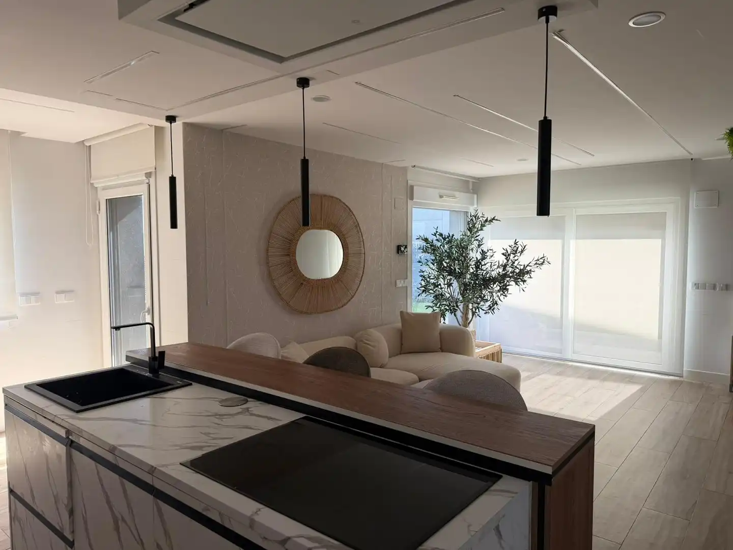 Sala d'estar de Casa o xalet en venda en Santander amb Calefacció, Jardí privat i Parquet