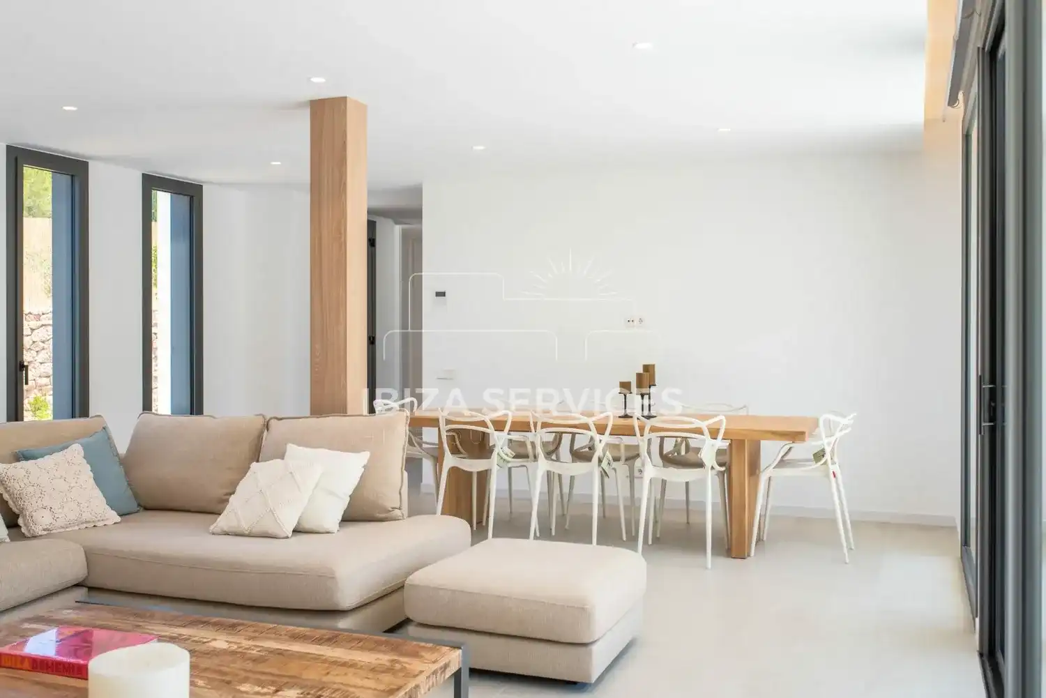 Sala d'estar de Casa o xalet de lloguer en Santa Eulària des Riu amb Aire condicionat, Jardí privat i Piscina