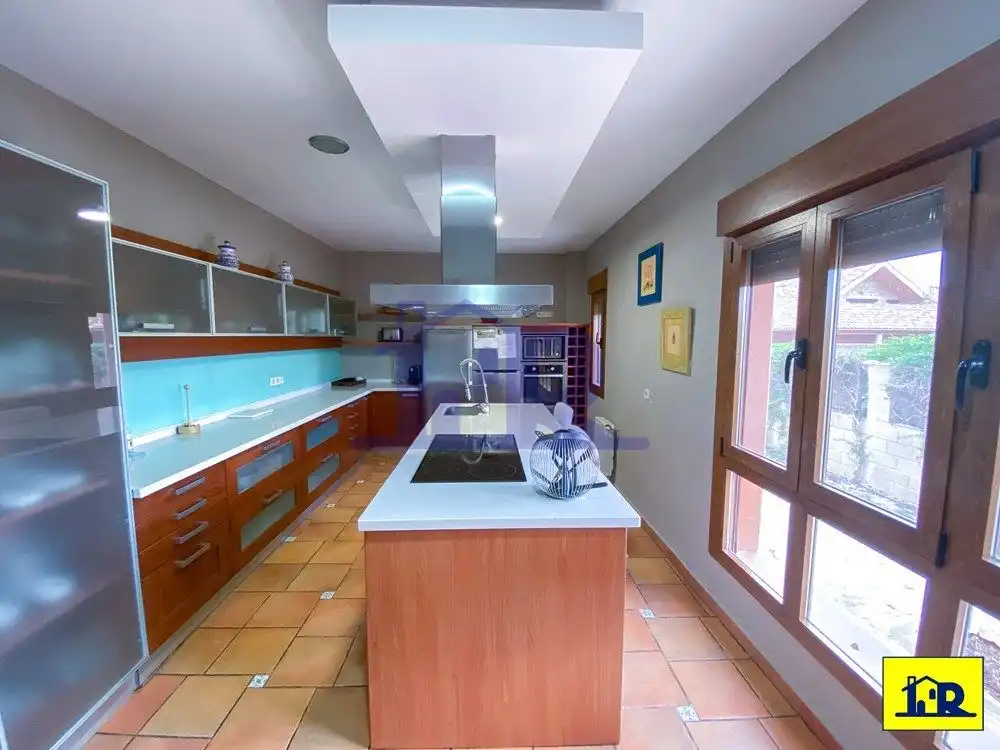 Kitchen of Houses for sale in Arcas del Villar  with Air Conditioner, Heating and Terrace
