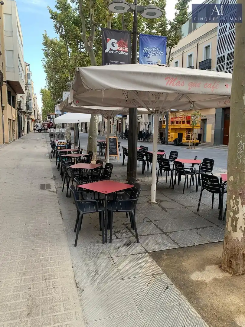 Terraza de Local de alquiler en Vilanova i la Geltrú con Aire acondicionado y Amueblado