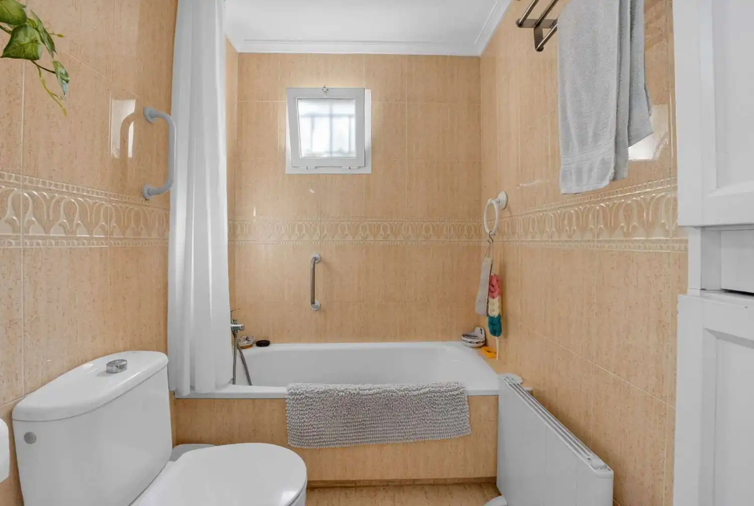 Bany de Apartament en venda en Orihuela amb Aire condicionat, Calefacció i Terrassa