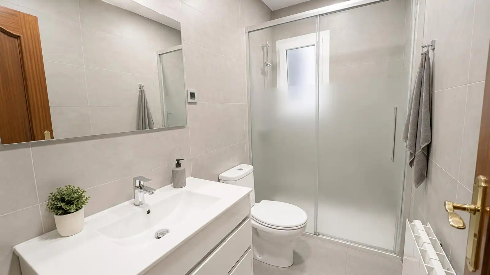 Baño de Dúplex en venta en Badalona con Calefacción, Terraza y Balcón