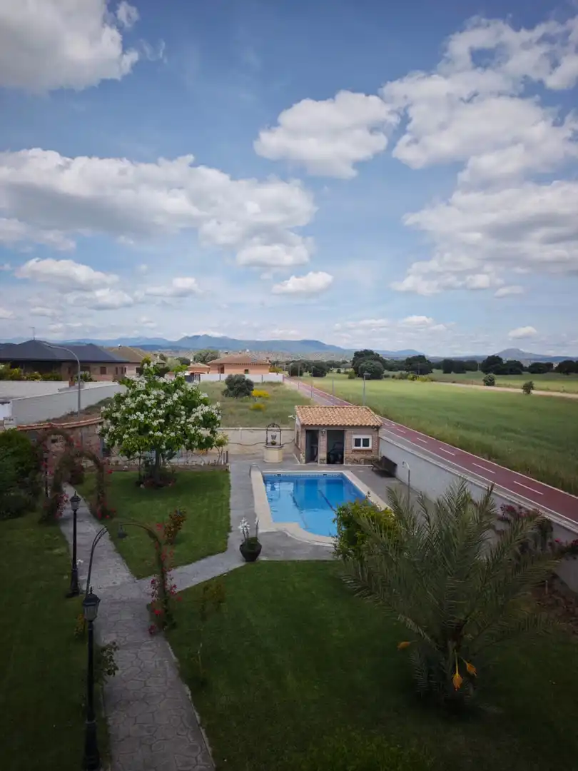 Jardín de Casa o chalet en venta en Escalona con Aire acondicionado, Calefacción y Piscina