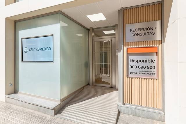 Local comercial en Alquiler en C/ Pablo Iglesias en Zona Avenida del Mar