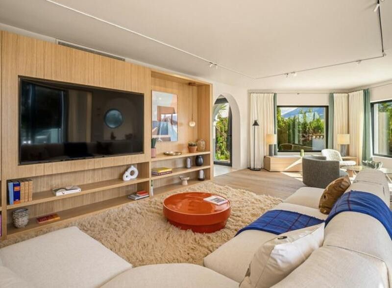 Sala d'estar de Casa o xalet en venda en Marbella amb Aire condicionat, Calefacció i Jardí privat