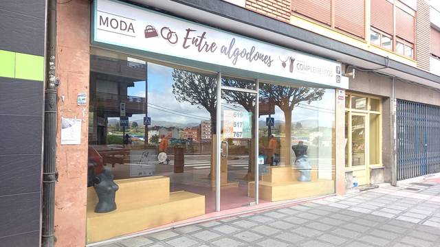 Local comercial en Alquiler en Avenida de Santander en El Berrón - La Carrera