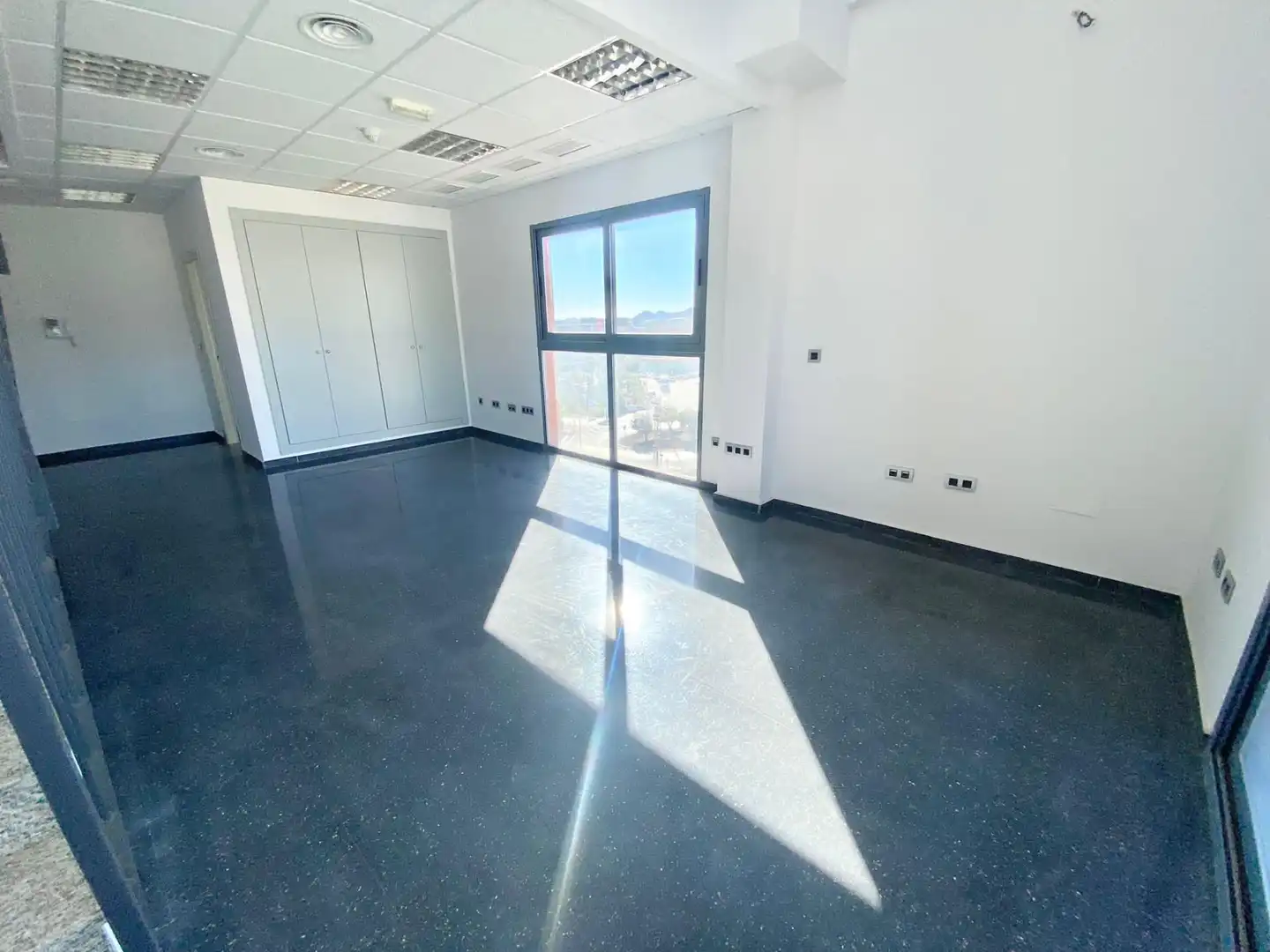 Büro zum Verkauf in Lorca mit Heizung und Terrasse