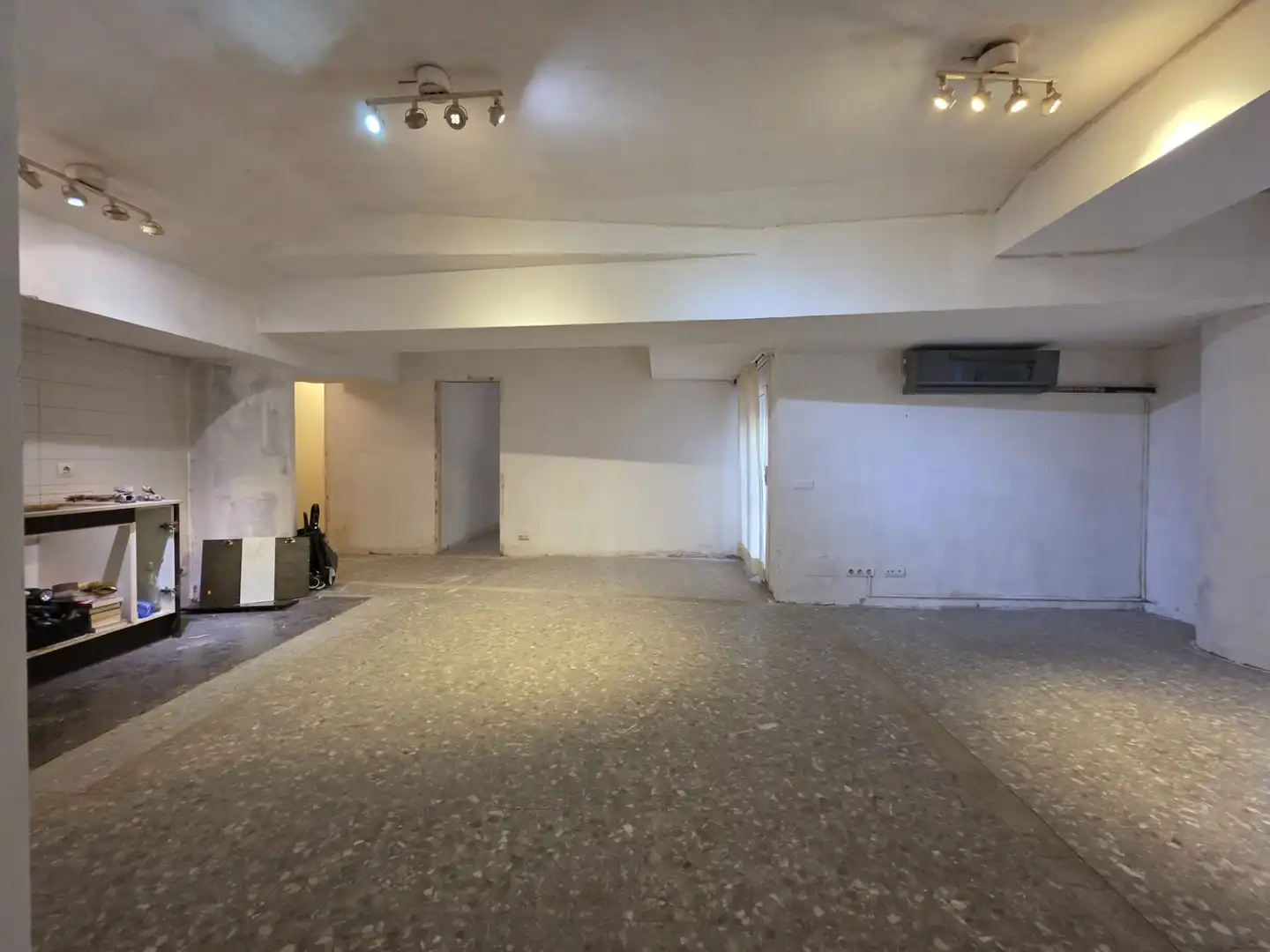 Gewerbefläche zum Verkauf in Carrer Creu Coberta, imagen 3