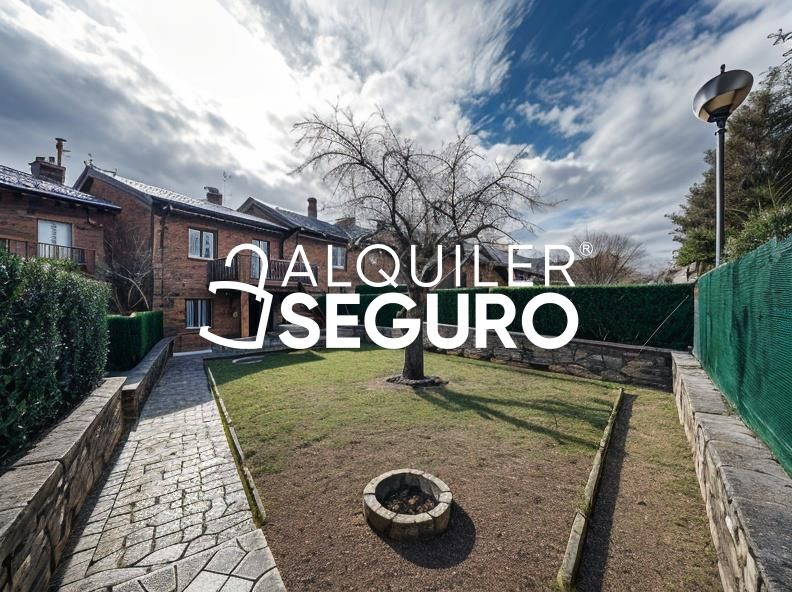 Exterior view of House or chalet to rent in Manzanares El Real  with Heating, Terrace and Storage room