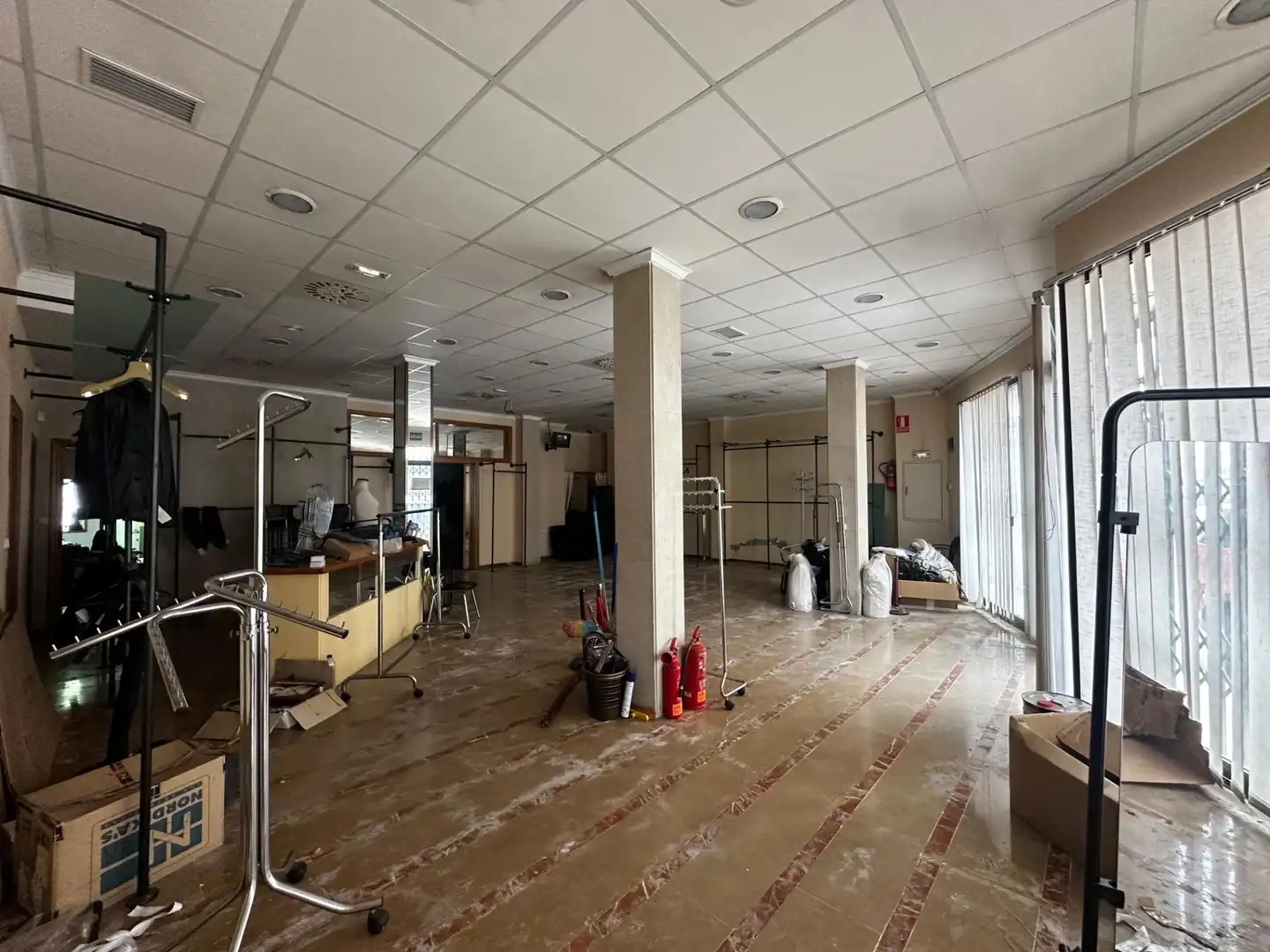 Buildings for sale in Llombai