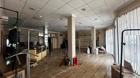 Foto 3 de Edifici en venda a Avenida Pais Valencia, Llombai, Valencia