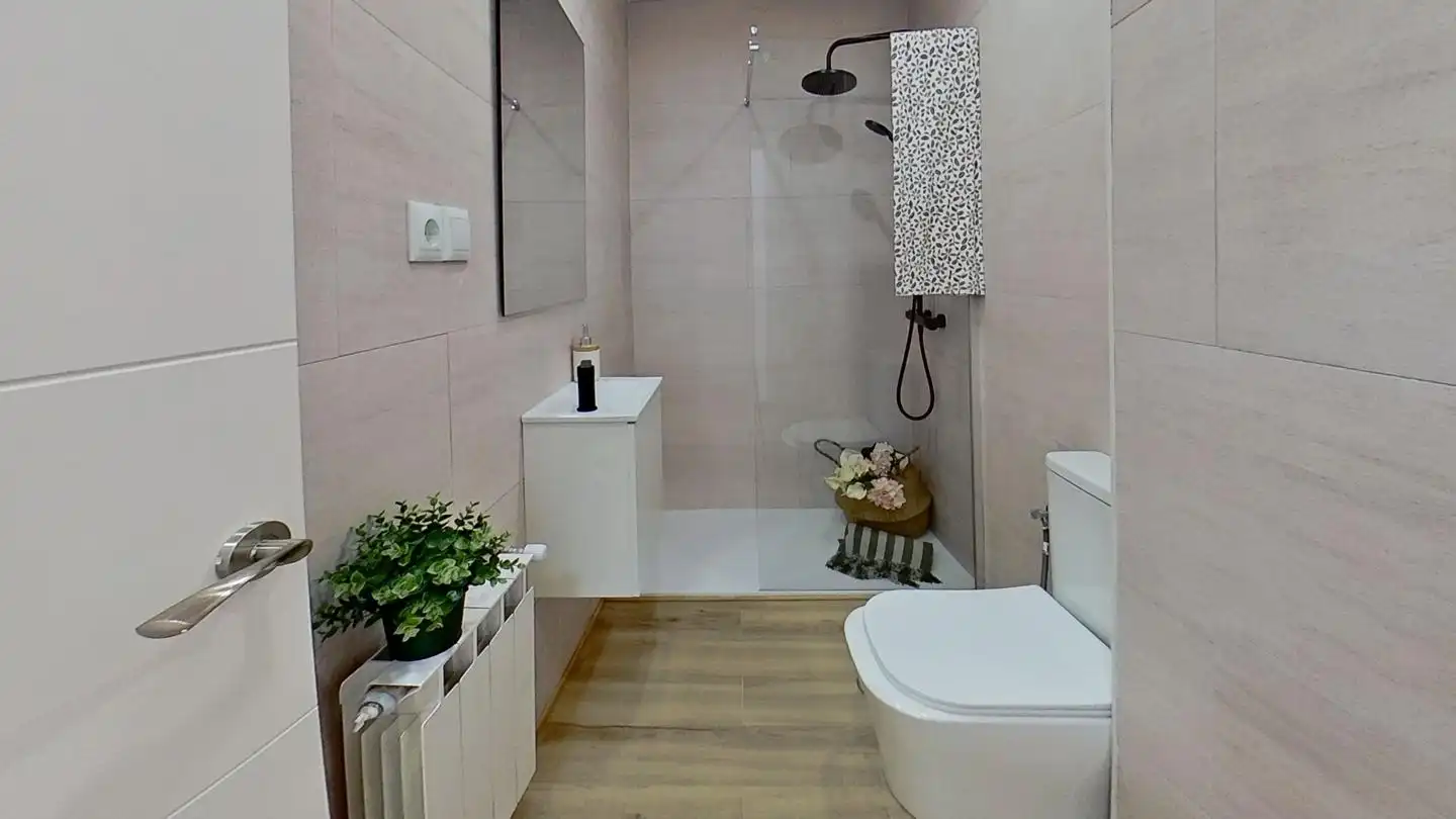 Baño de Piso en venta en Getafe con Aire acondicionado, Calefacción y Terraza