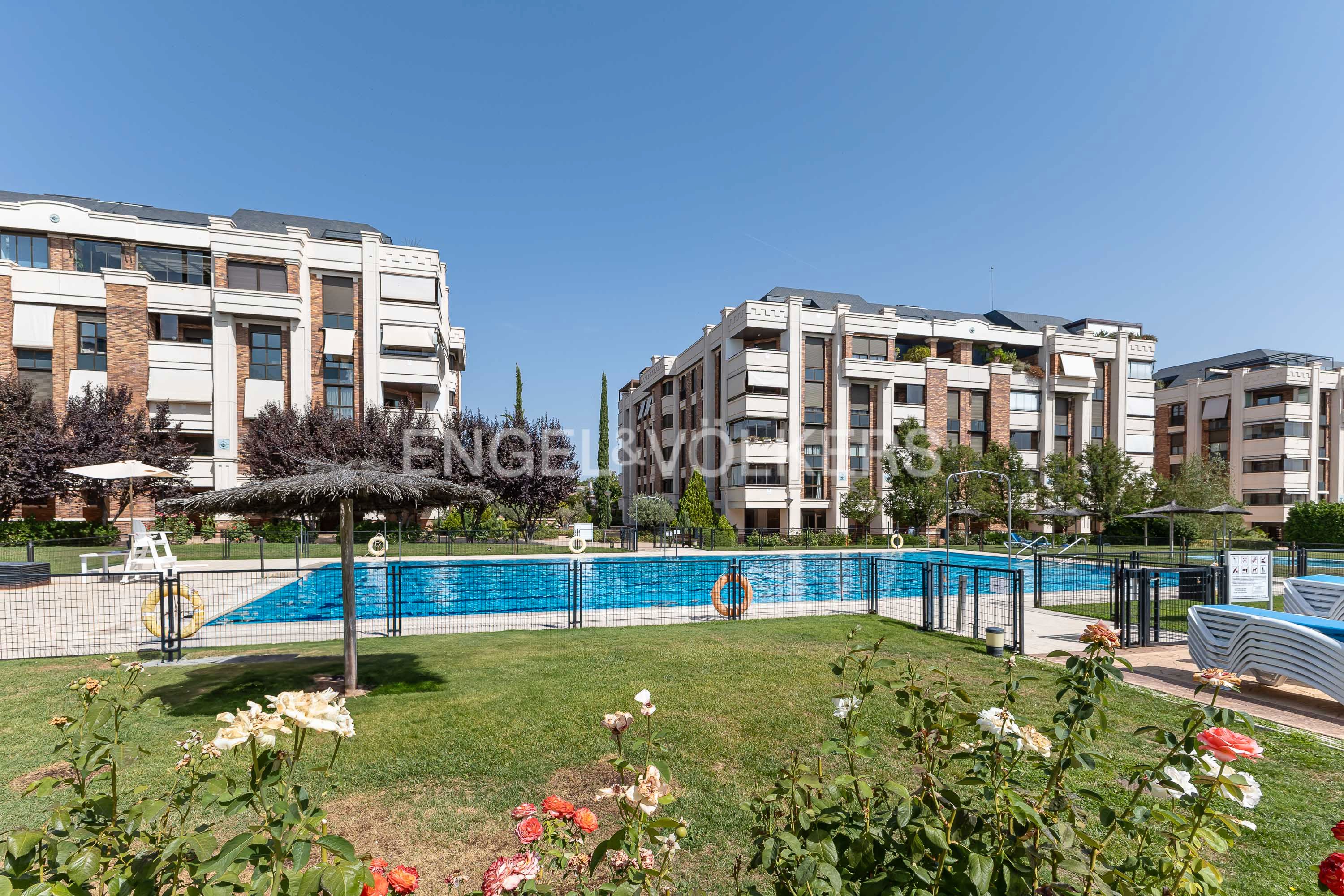 Exterior view of Apartment to rent in Majadahonda  with Air Conditioner, Heating and Private garden