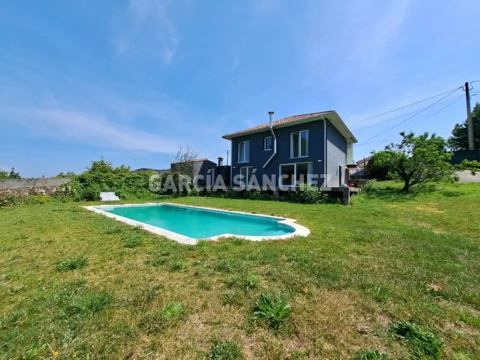 Houses for sale in Boiro  with Furnished