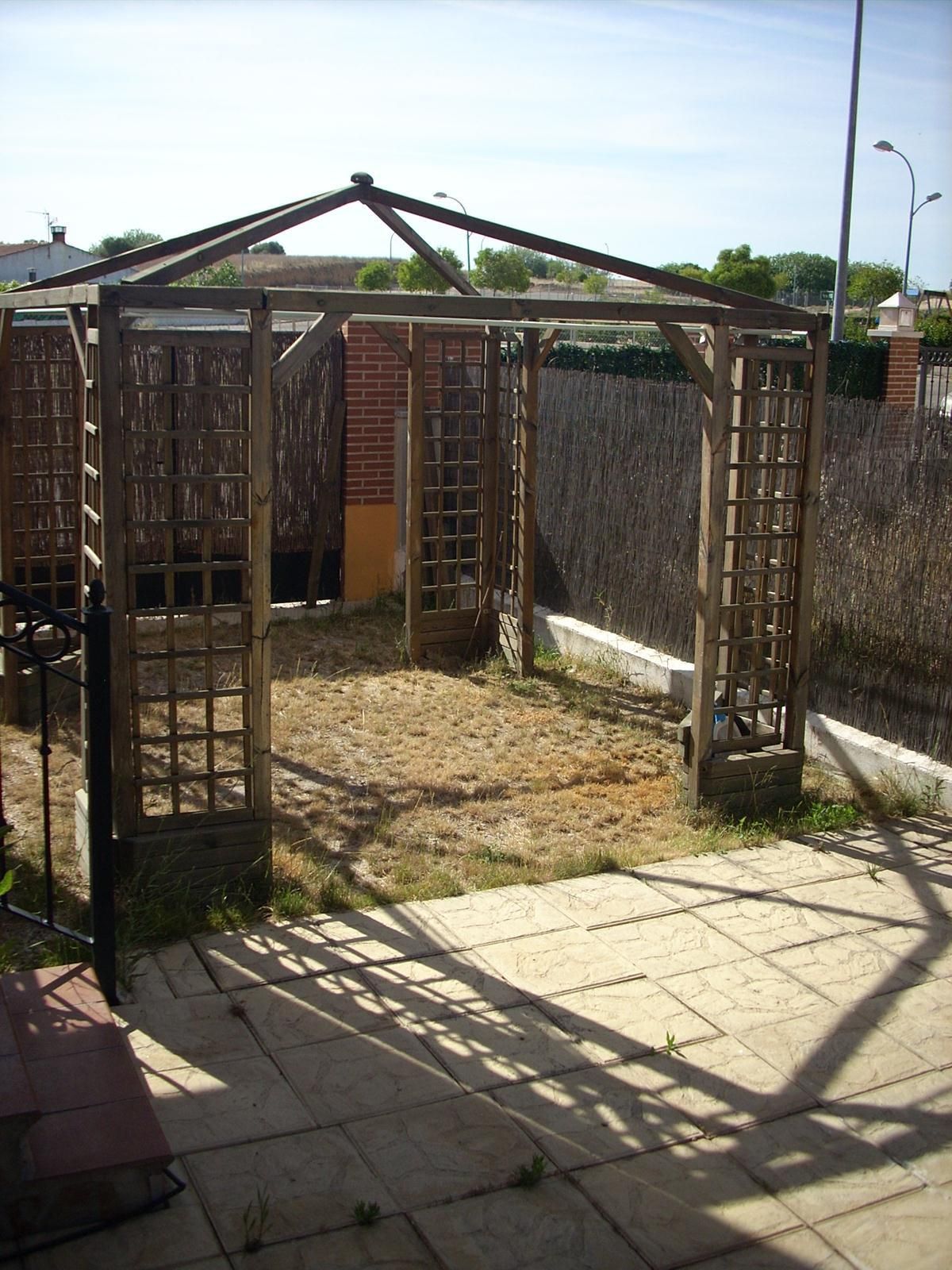 Jardí de Casa adosada en venda en Santa Cruz del Retamar amb Jardí privat i Terrassa