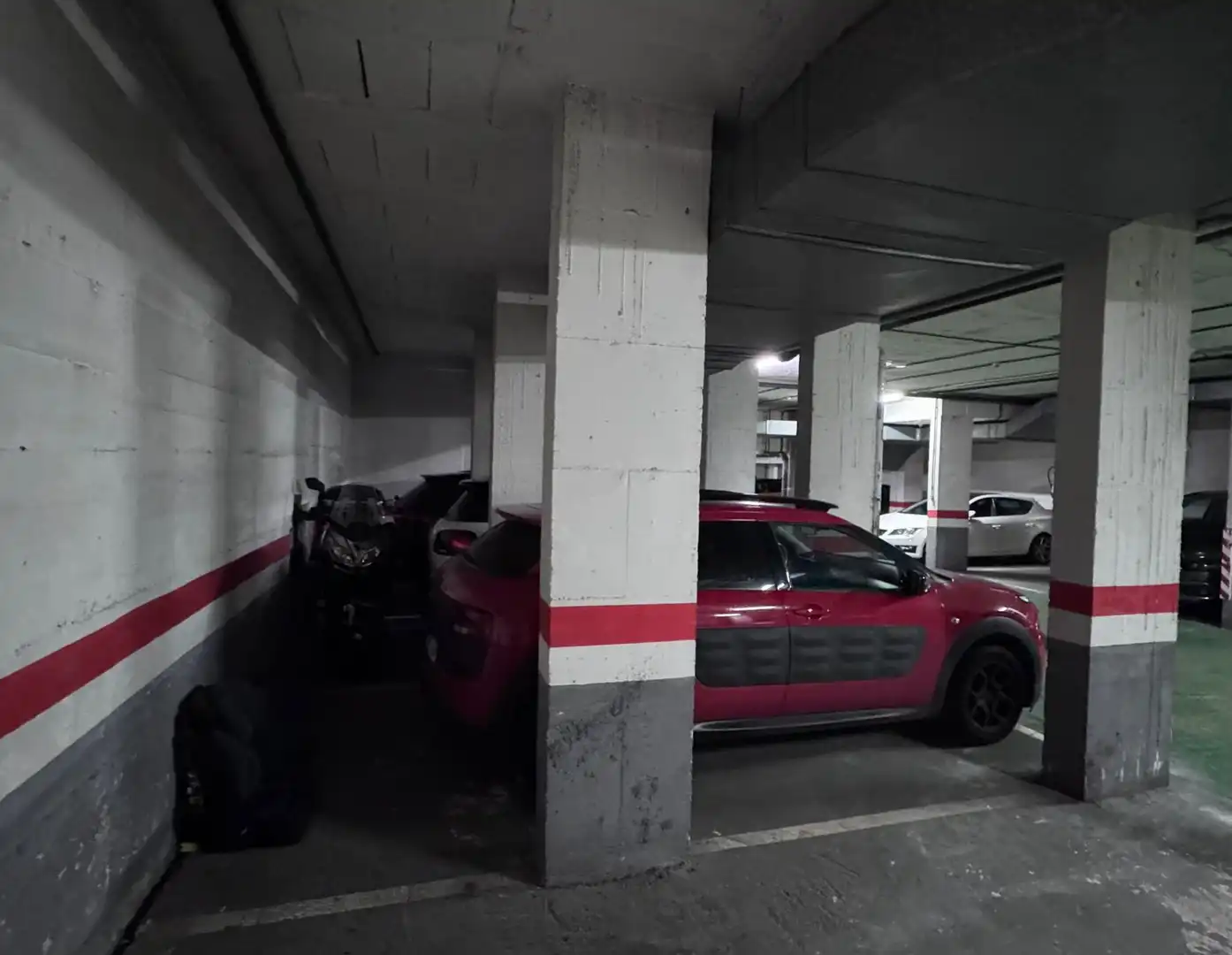 Parking de Piso en venta en Badalona con Aire acondicionado, Parquet y Balcón