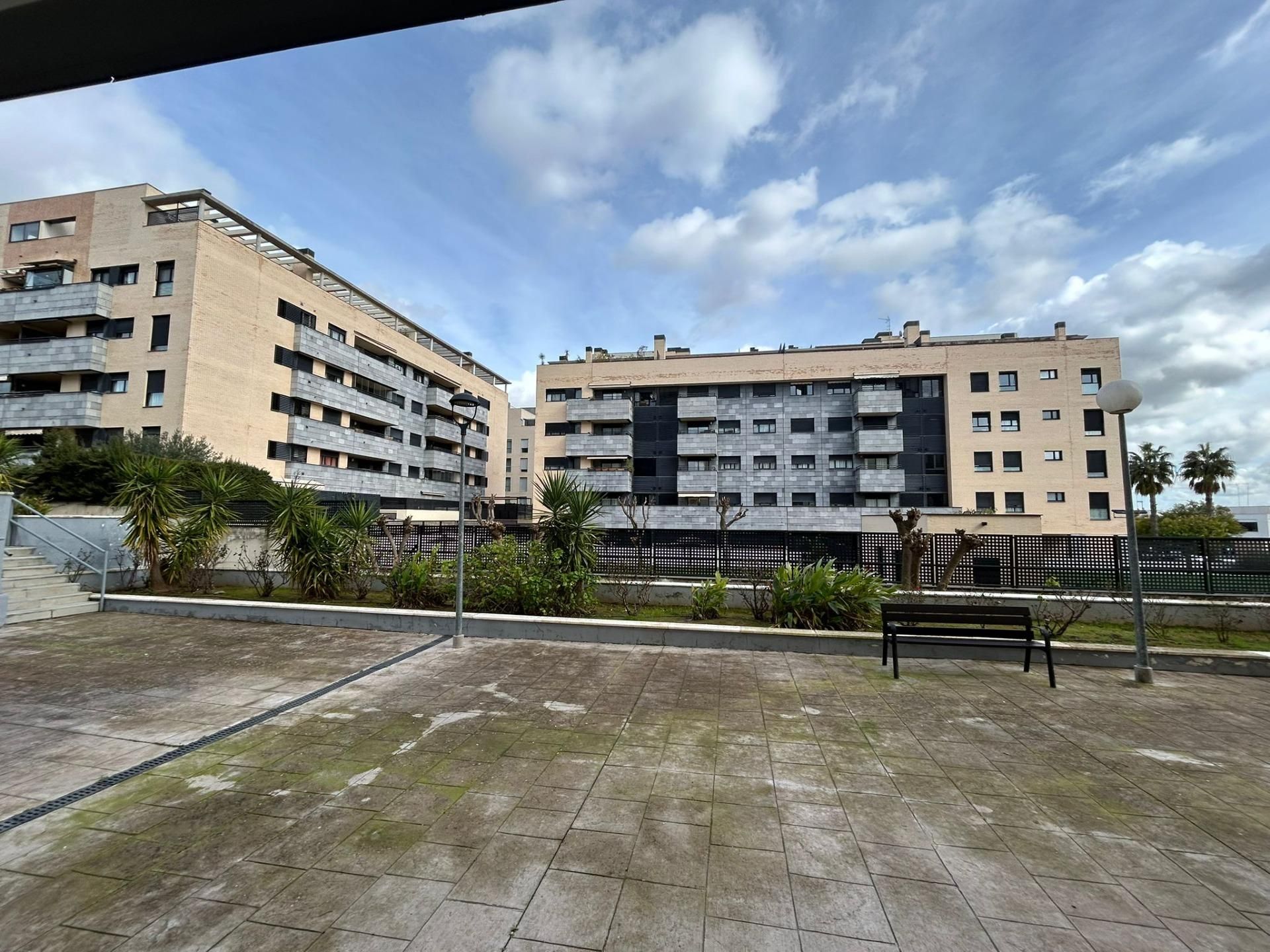 Exterior view of Flat for sale in Mairena del Aljarafe  with Air Conditioner, Private garden and Terrace