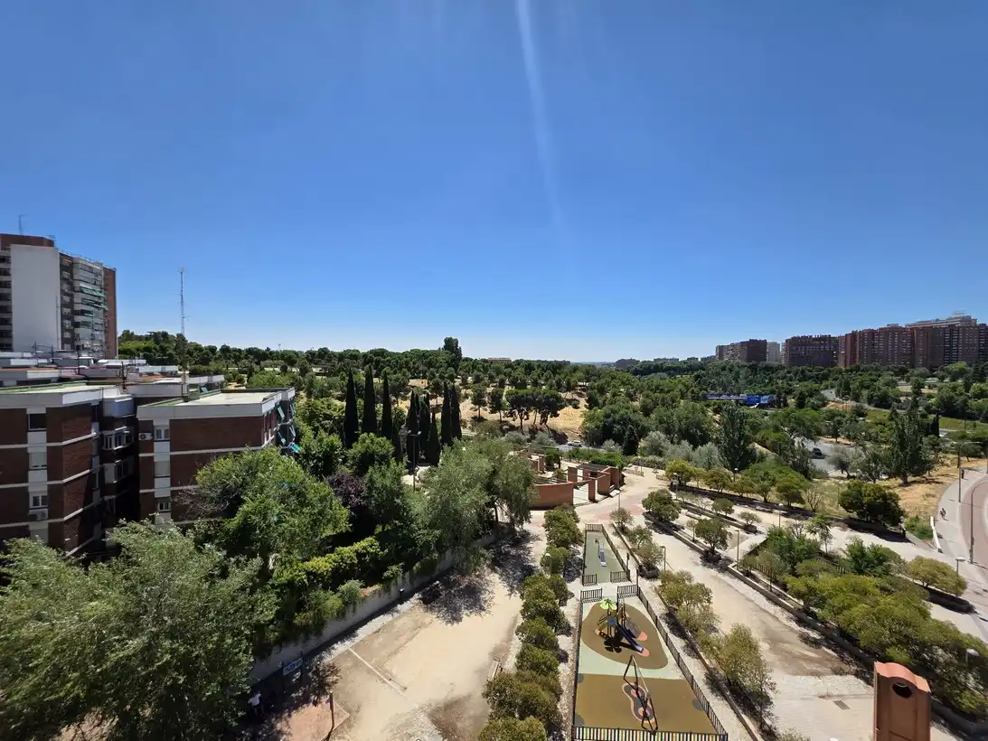 Vista exterior de Piso en venta en Madrid con Aire acondicionado, Calefacción y Terraza