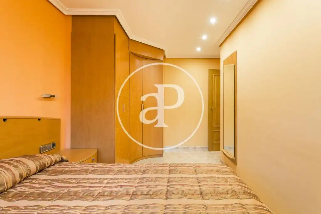 Flat for rent in Av. del General Avilés, Sant Pau