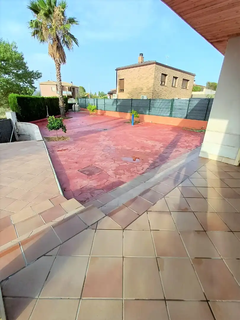 Jardí de Casa o xalet en venda en Sant Andreu de la Barca amb Aire condicionat, Calefacció i Jardí privat