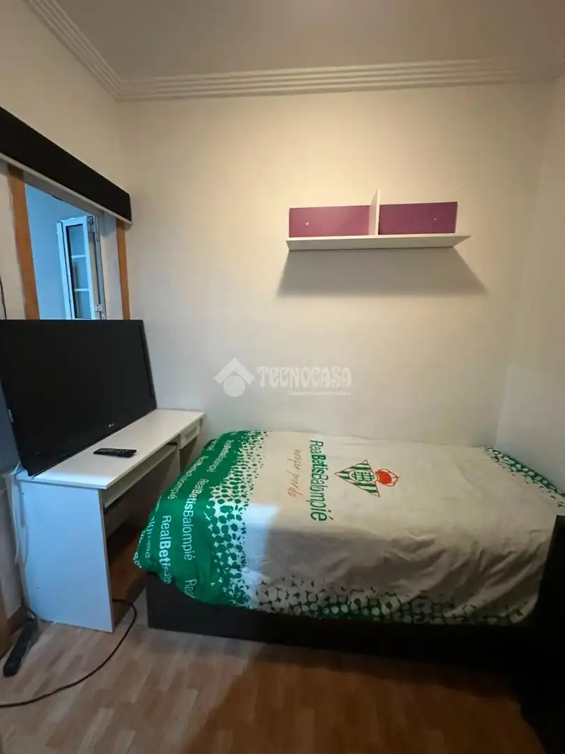 Habitación de Piso en venta en Sevilla con Amueblado