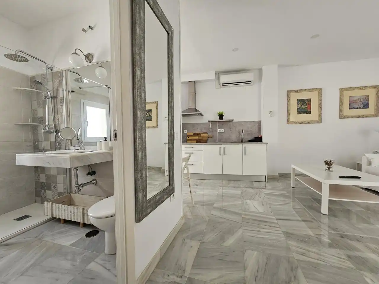 Bany de Apartament de lloguer en Jerez de la Frontera amb Aire condicionat i Moblat