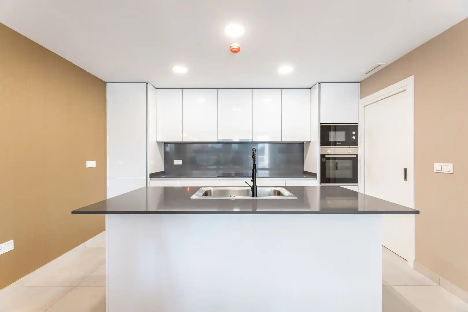 Flat with pool for sale in La Quinta, imagen 8