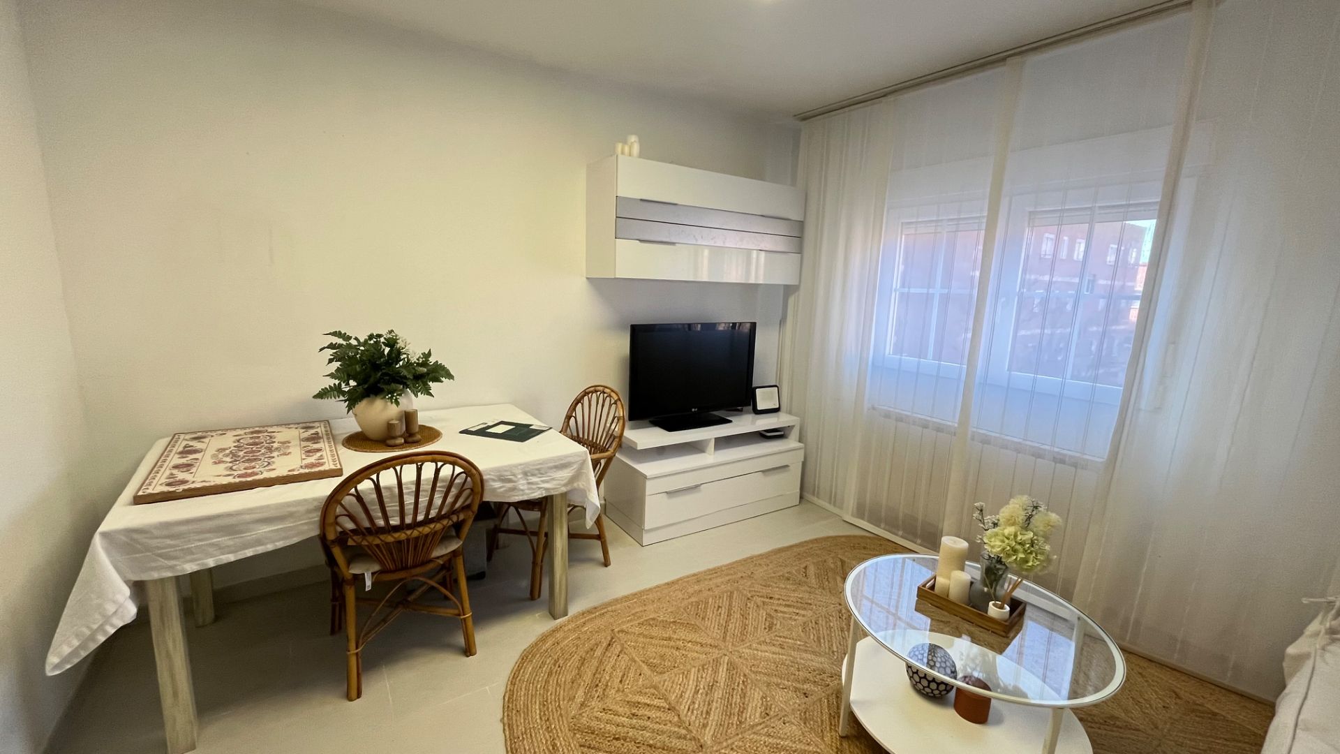 Sala d'estar de Pis en venda en Valladolid Capital amb Calefacció, Traster i Moblat