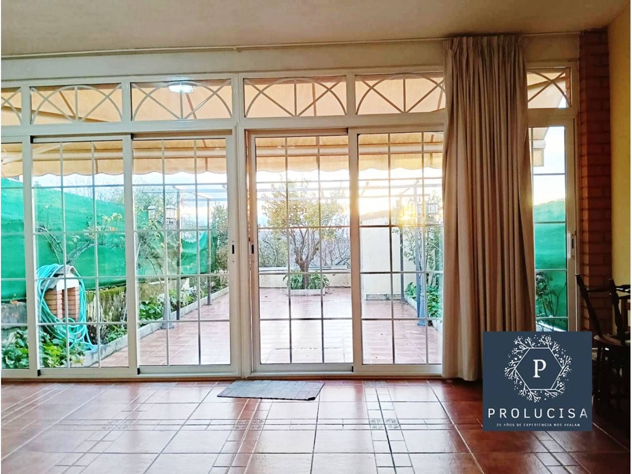 Vista exterior de Casa adosada en venda en Moraleja de Enmedio amb Aire condicionat i Calefacció