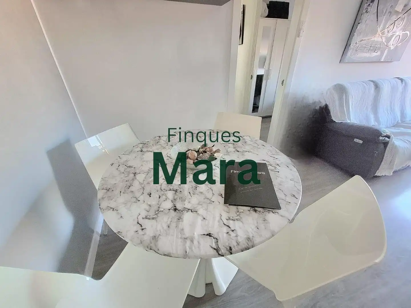 Vista exterior de Piso en venta en Sant Boi de Llobregat con Aire acondicionado y Balcón