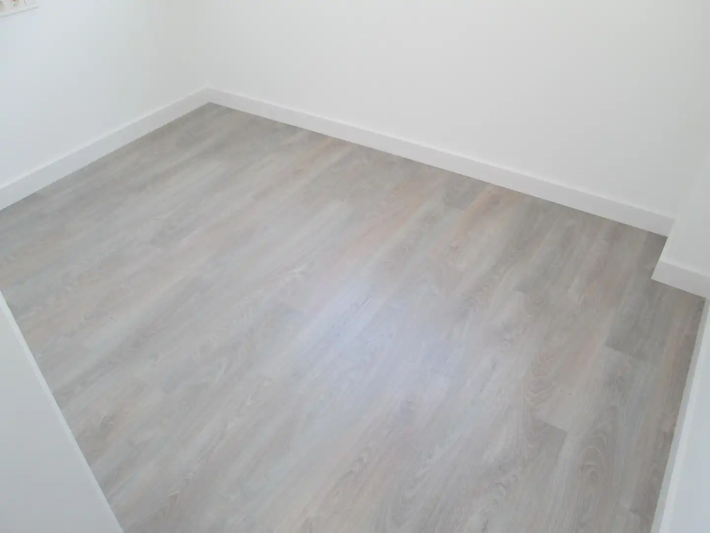 Dormitori de Pis de lloguer en Sevilla amb Aire condicionat, Parquet i Terrassa